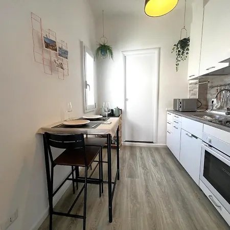 Lilacs And Lemonade Apartament Bari