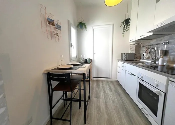 Lilacs And Lemonade Apartment Bari